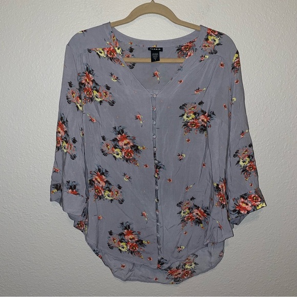 Torrid Harper Gray Floral Challis Blouse - Picture 2 of 6